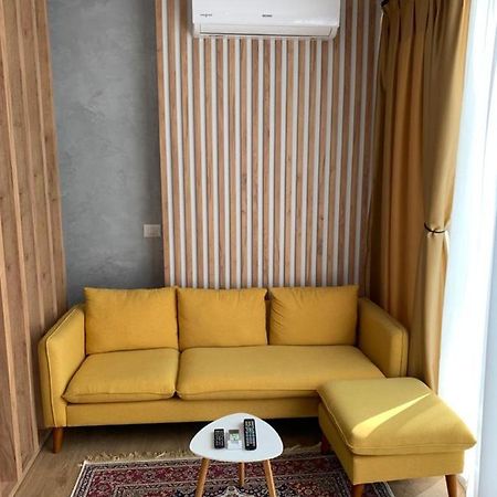Ema'S Apartment Shkoder Bagian luar foto