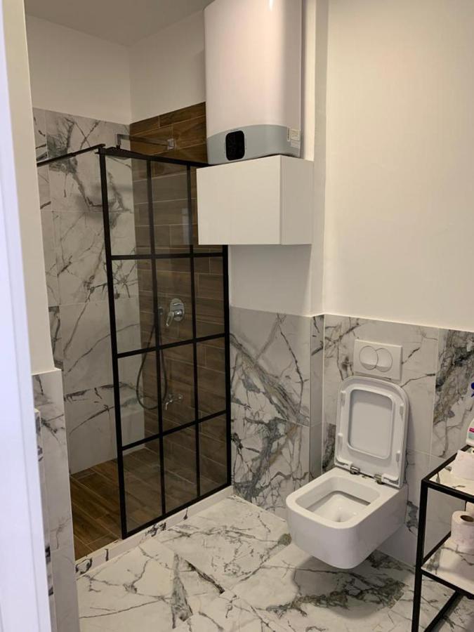 Ema'S Apartment Shkoder Bagian luar foto